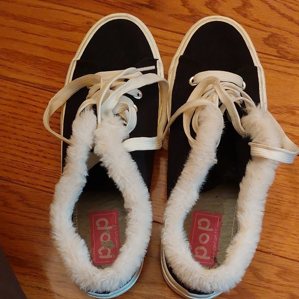 Cozy Black and White Women's Sneakers